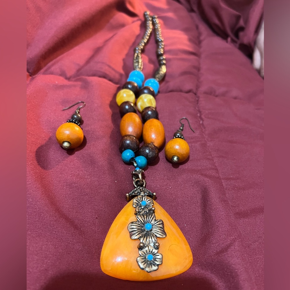 Orange and Blue Floral Pendant Necklace Set